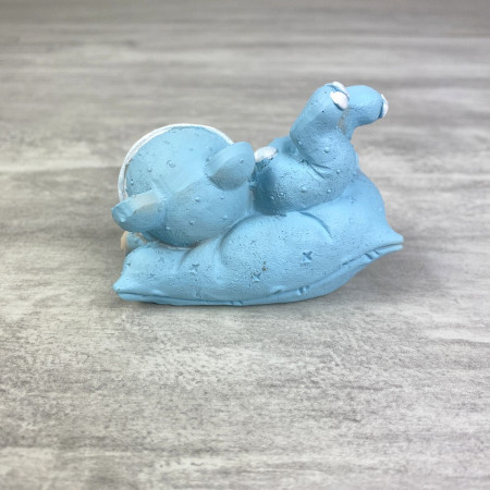 Bébé garçon sur Coussin bleu, dim. 7,6 x 6 cm, figurine en Résine pour Baby shower, baptême