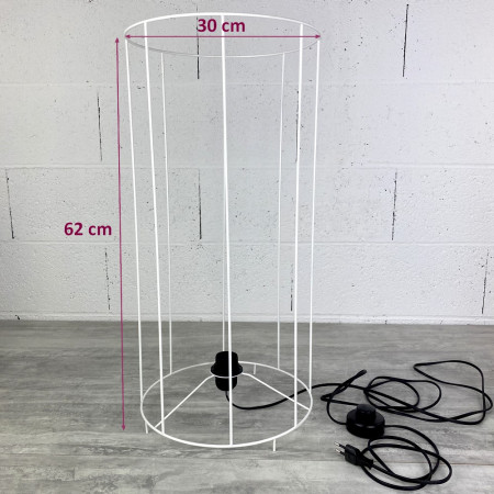 Armature Ronde blanche à pieds pour lampe, Hauteur 62 cm et Diam. 30 cm, Douille E27, 38mm, câble inclus, colonne