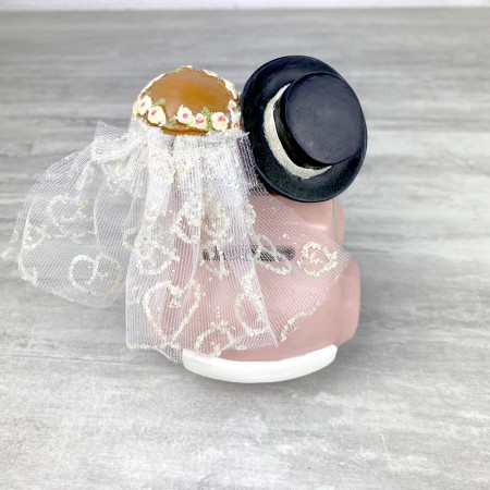 Couple de mariés en résine, cabriolet rose, longueur 13 cm, tirelire voiture mariage Romantique style BD