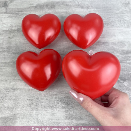 Set of 4 red plastic hearts, not separable, 9.5 x 8 cm, with hanging hooks, romantic decoration