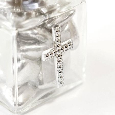 Lot de 50 Croix argentées décoratives à éparpiller ou à coller, longueur 25 mm