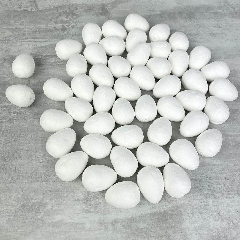 Lot de 50 Oeufs de poule de 4 cm en Ouate de cellulose, avec trou de suspension, en coton compressé