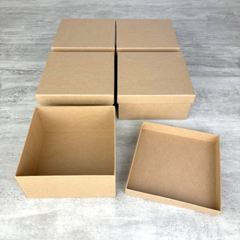 Lot de 5 grandes boites carrées hautes avec couvercle en carton, coté 15,5cm et 7,5cm de haut