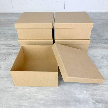 Lot de 5 grandes boites carrées hautes avec couvercle en carton, coté 15,5cm et 7,5cm de haut