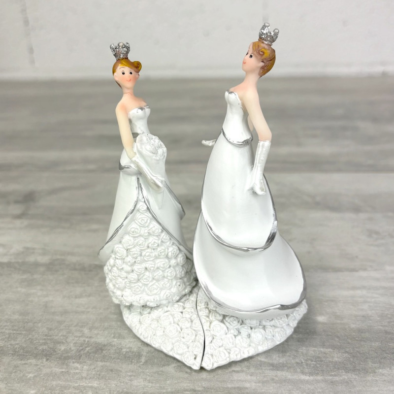 Couple de Mariés femmes en résine sur socle coeur, hauteur 13 cm, Figurine féminine de mariage gay lesbienne homosexuel