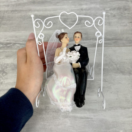 Couple de mariés en résine sur balançoire, hauteur 15,5 cm, figurines pièce montée, gâteau de mariage