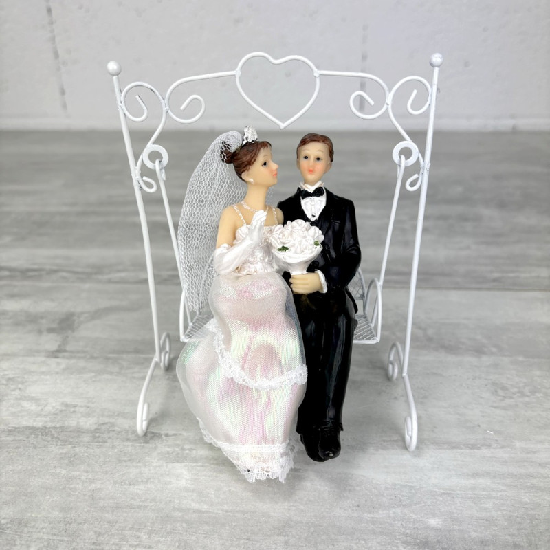 Couple de mariés en résine sur balançoire, hauteur 15,5 cm, figurines pièce montée, gâteau de mariage