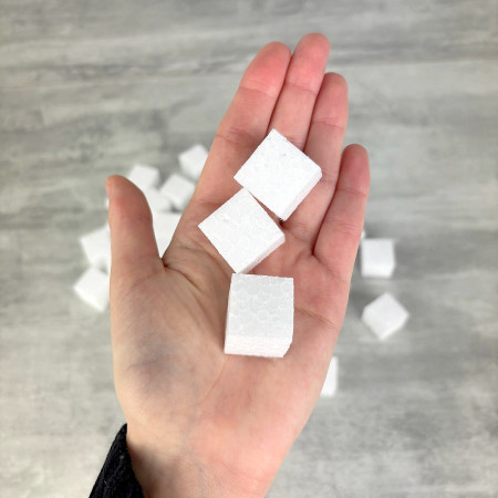 Lot de 50 petits cubes en polystyrène, 2 cm, minis Blocs en Styropor blanc à décorer