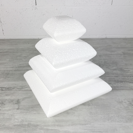 Petite Pièce Montée en Polystyrène 4 Étages – Base 25 cm, Hauteur 28 cm – Cake Dummy