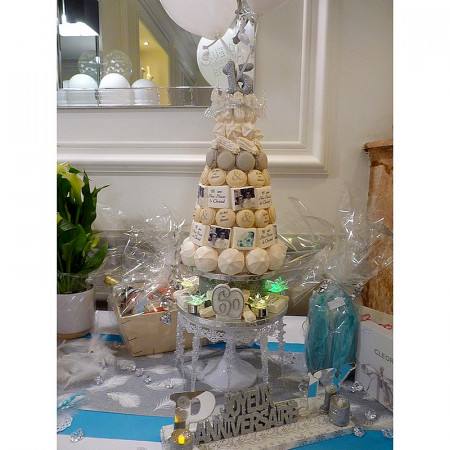 Cone en polystyrène Plein, Hauteur 40 cm, Diamètre base 19,5 cm, pointe large, support macarons, choux, plateau doré réversible