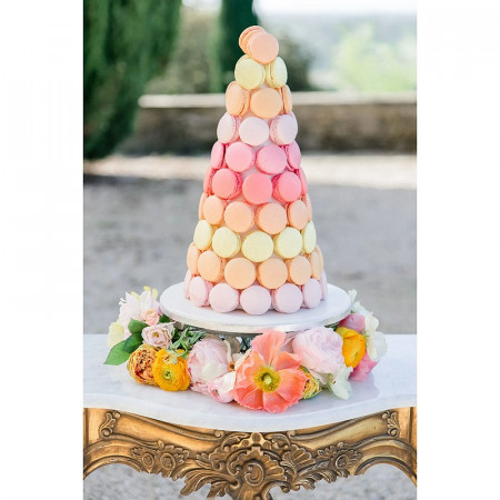 Cône en polystyrène plein 40 cm avec plateau doré réversible pour présentoir à macarons et choux