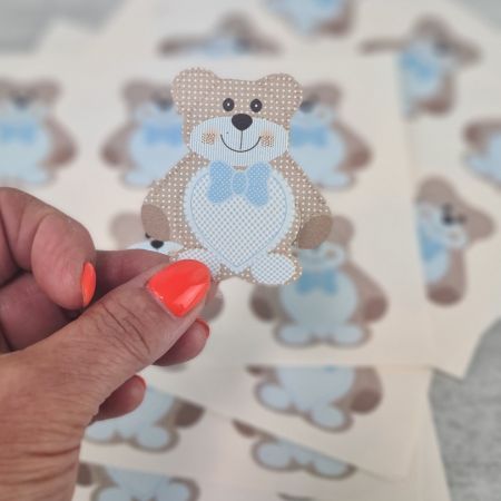 Planche de 12 marques places papier cartonné Teddy l'Ourson brun et coeur bleu, Haut 6x Larg. 5cm